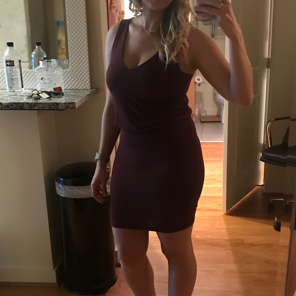 Bodycon Maroon Mini Dress - Picture 2 of 7